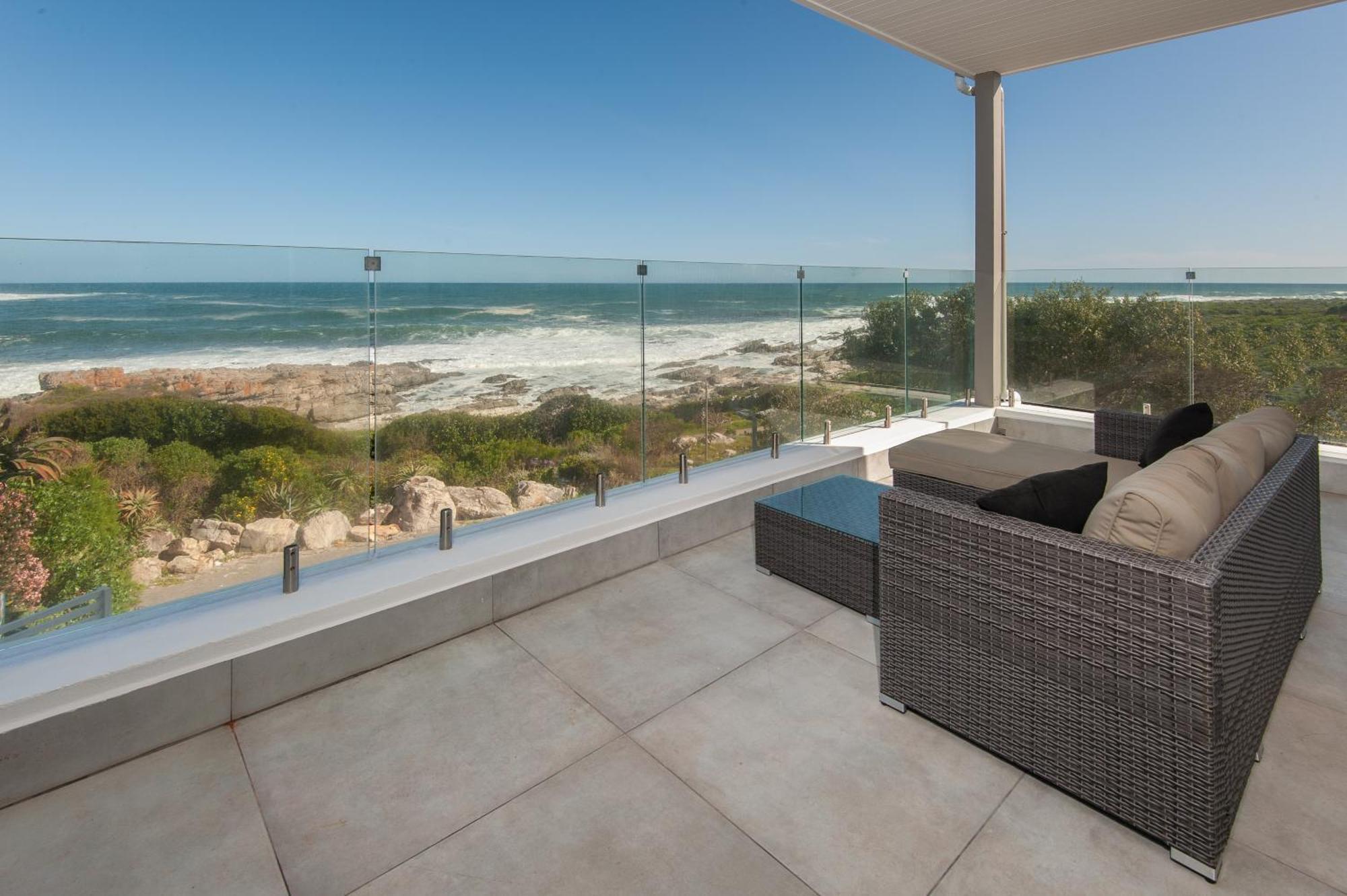 Absolute Ocean Boutique Guesthouse Hermanus Bagian luar foto