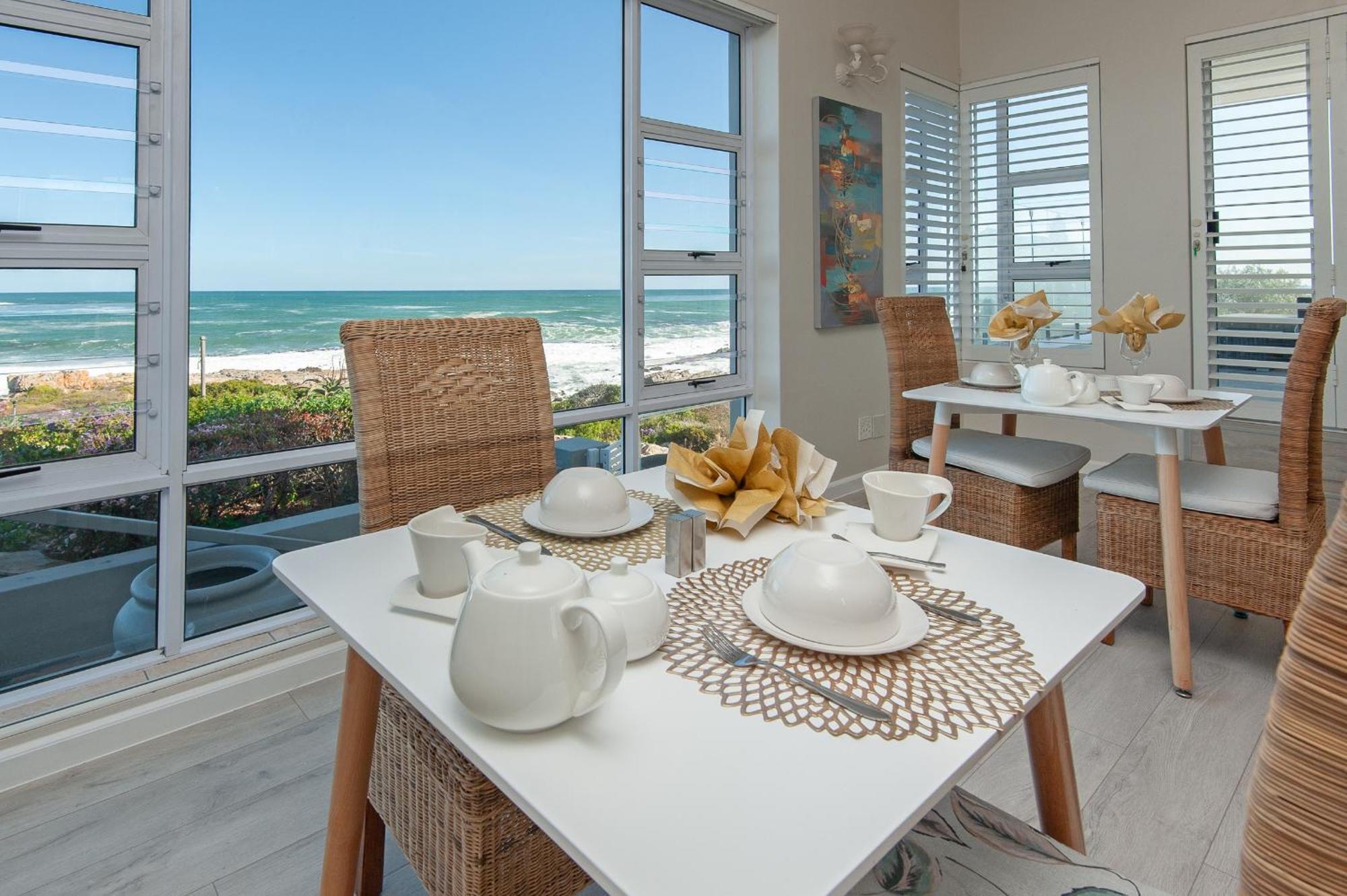 Absolute Ocean Boutique Guesthouse Hermanus Bagian luar foto