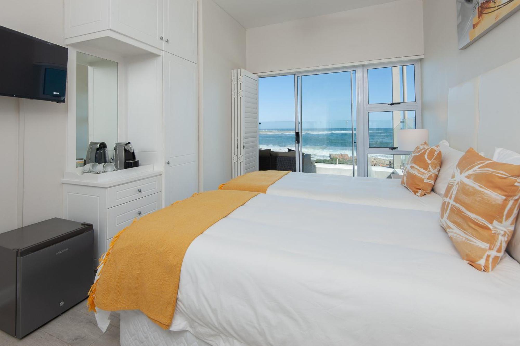 Absolute Ocean Boutique Guesthouse Hermanus Bagian luar foto