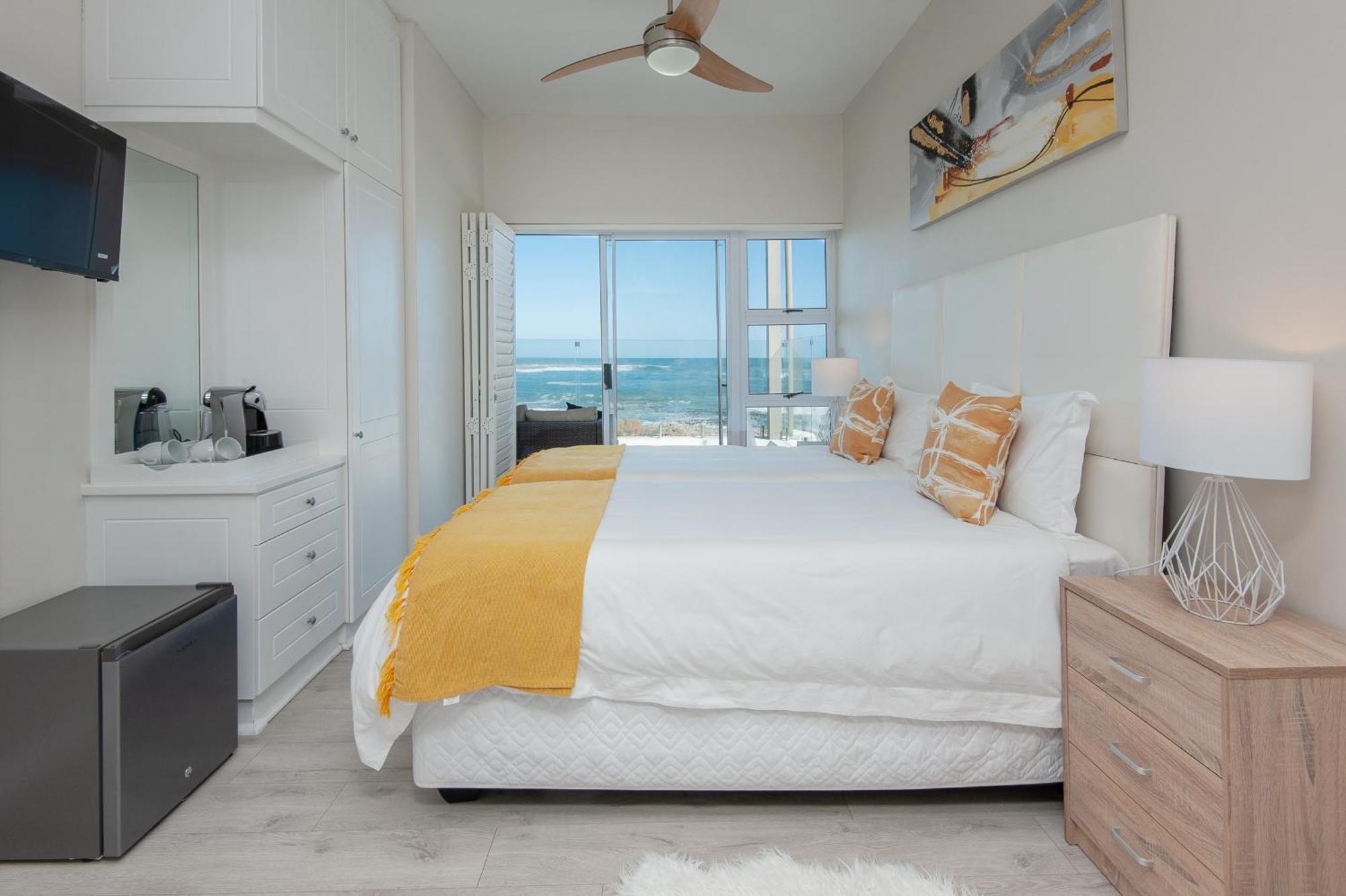 Absolute Ocean Boutique Guesthouse Hermanus Bagian luar foto