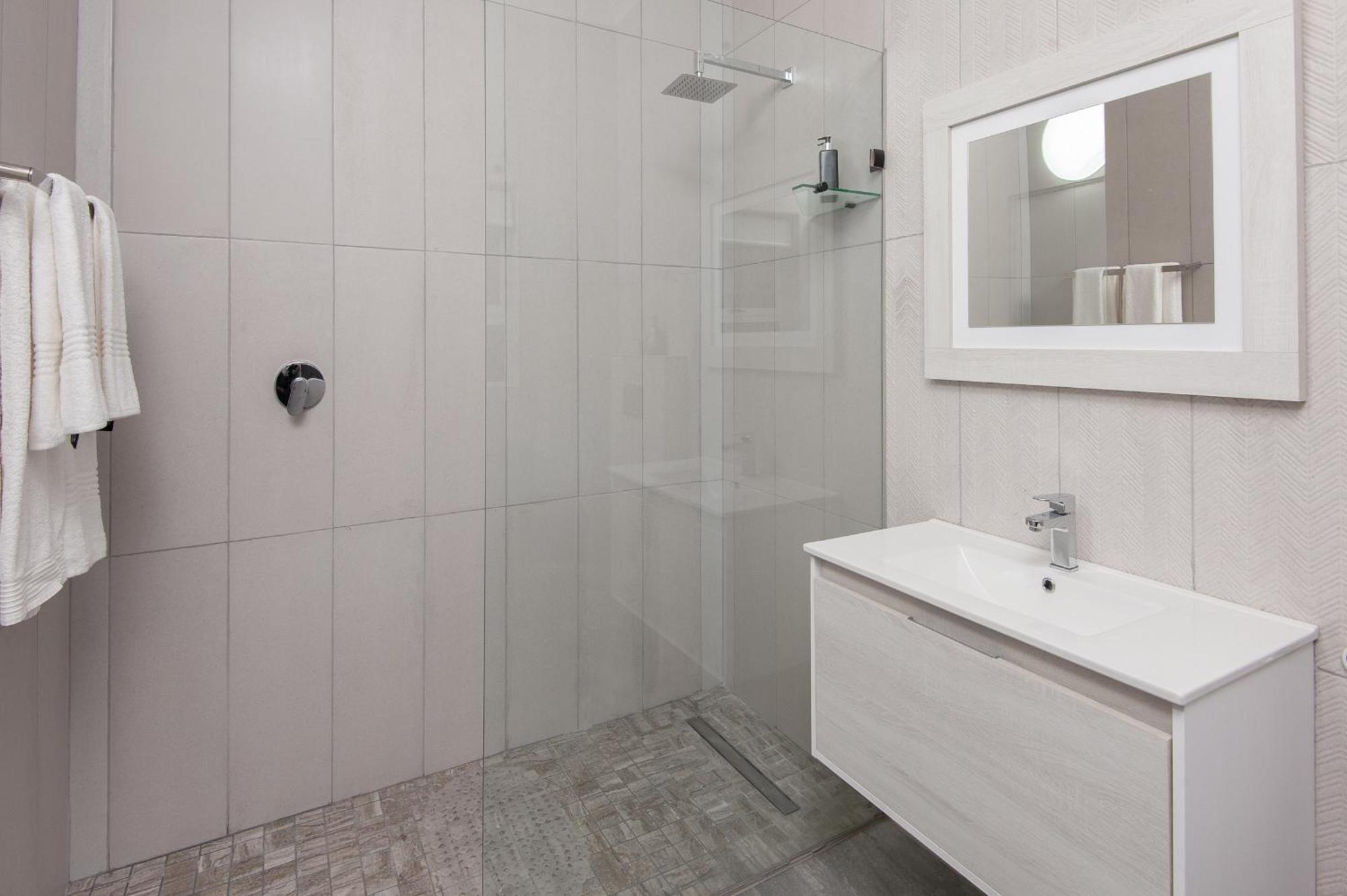 Absolute Ocean Boutique Guesthouse Hermanus Bagian luar foto