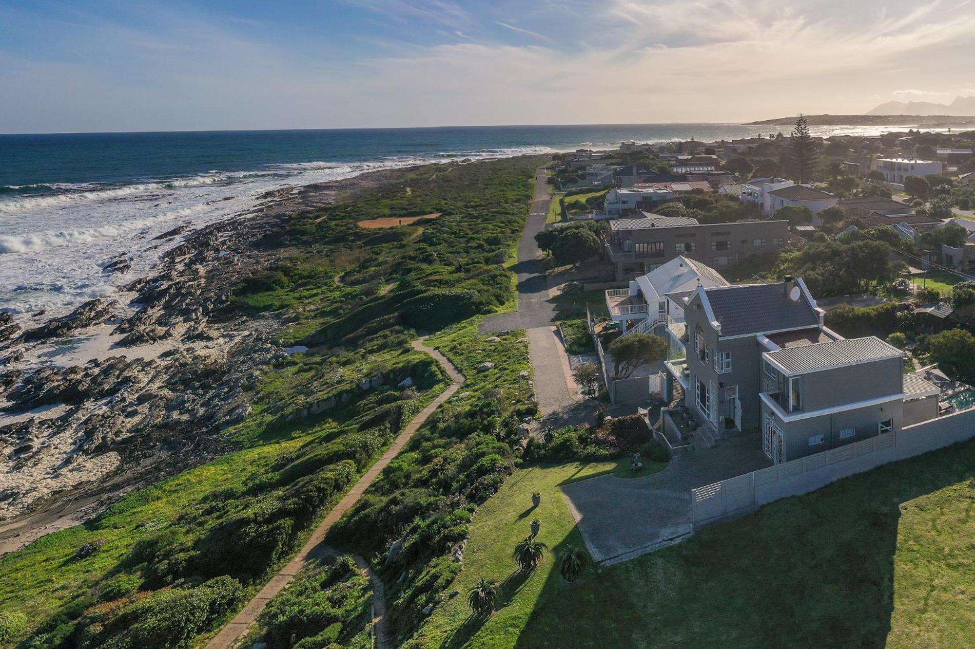 Absolute Ocean Boutique Guesthouse Hermanus Bagian luar foto