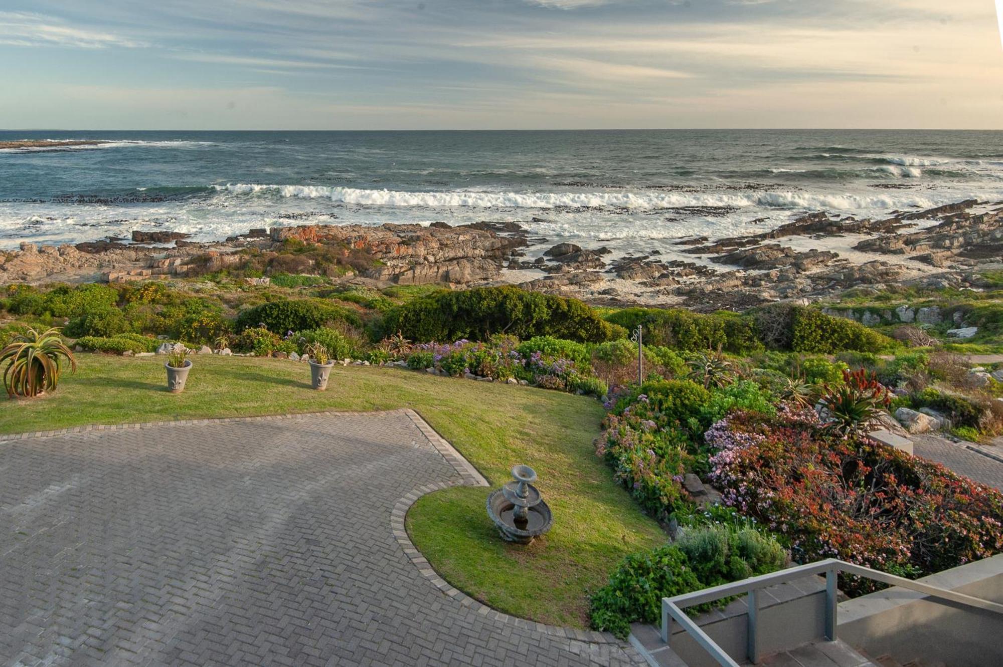 Absolute Ocean Boutique Guesthouse Hermanus Bagian luar foto