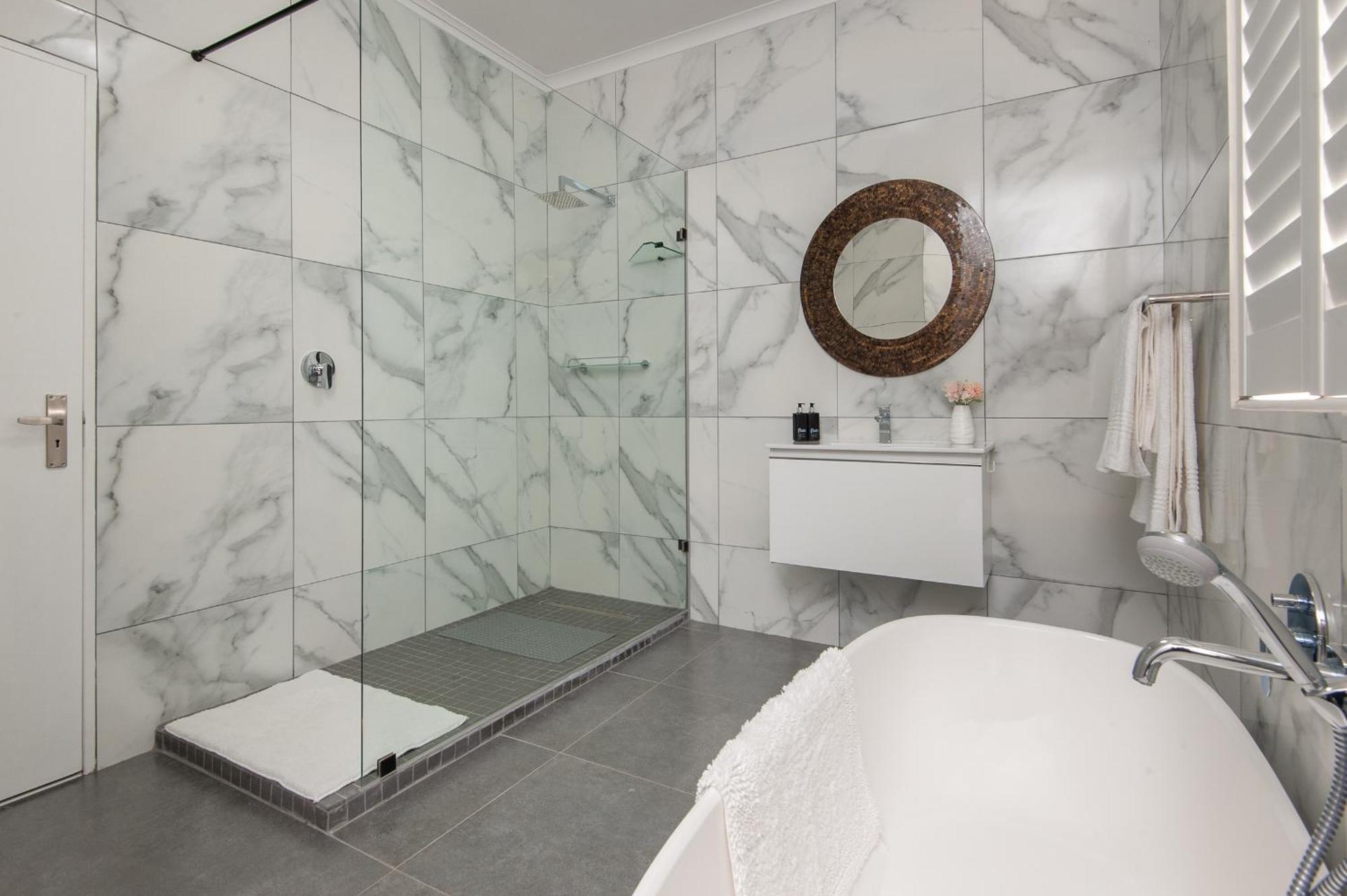Absolute Ocean Boutique Guesthouse Hermanus Bagian luar foto